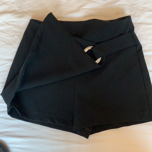 Mango shorts 🤩 - Picture 2 of 3